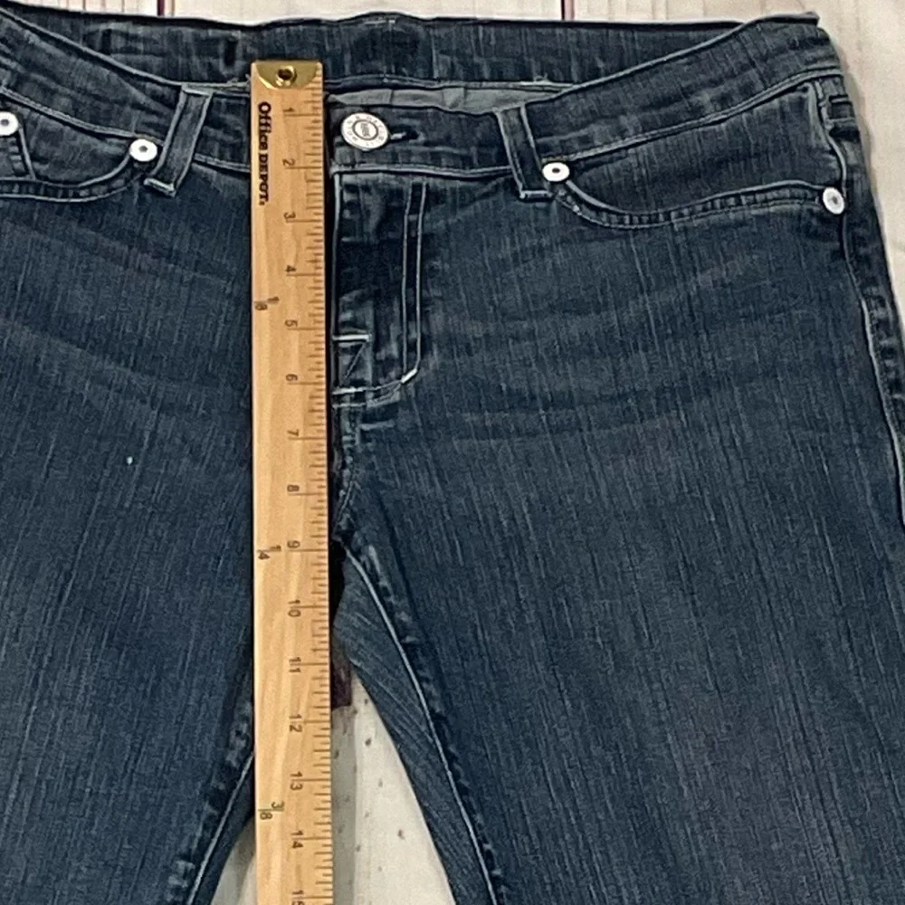 Rock and Republic Boot Leg Jeans Size 30 with Flap Back Pockets